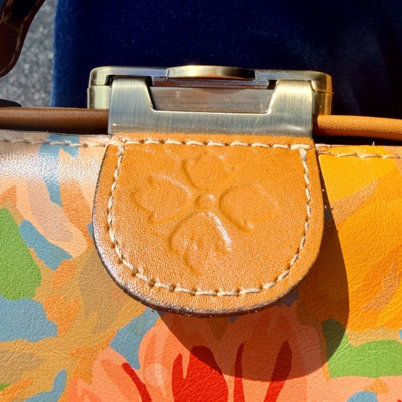 Patricia Nash Gracchi Frame Handbag - Picture 9 of 10